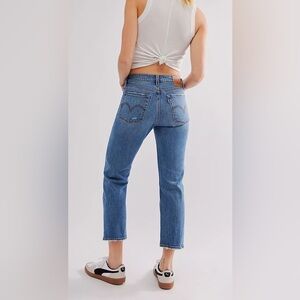 Levi's Wedgie Straight Cropped Raw Hem Blue Jeans size 25